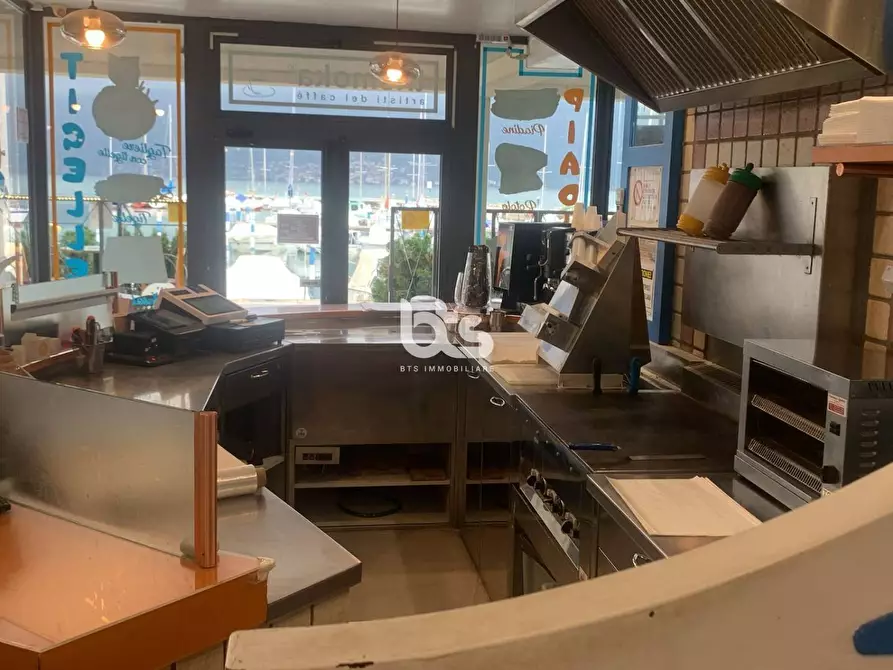 Immagine 1 di Attività commerciale in vendita  in via canneto a Iseo