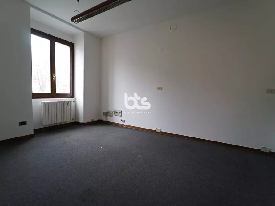 Immagine 3 di Ufficio in affitto  in via roma a Sarnico