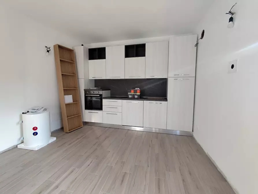 Immagine 2 di Appartamento in affitto  in via piazze a Marone