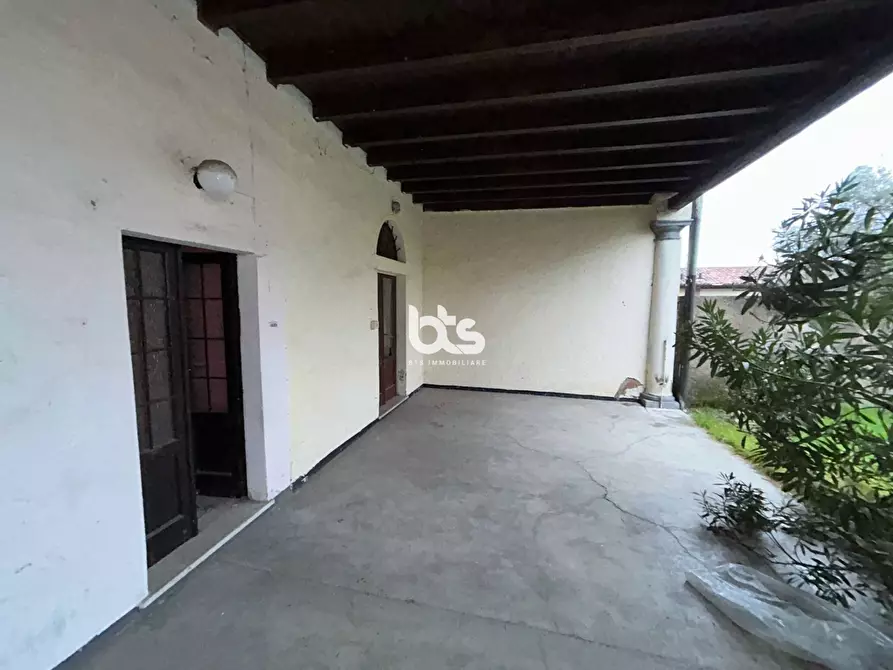 Immagine 22 di Villa in vendita  in via guarnieri a Passirano