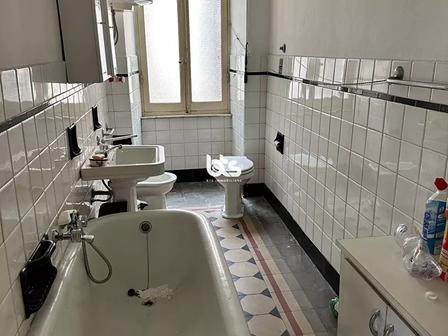 Immagine 12 di Appartamento in vendita  in Viale Italia a La Spezia