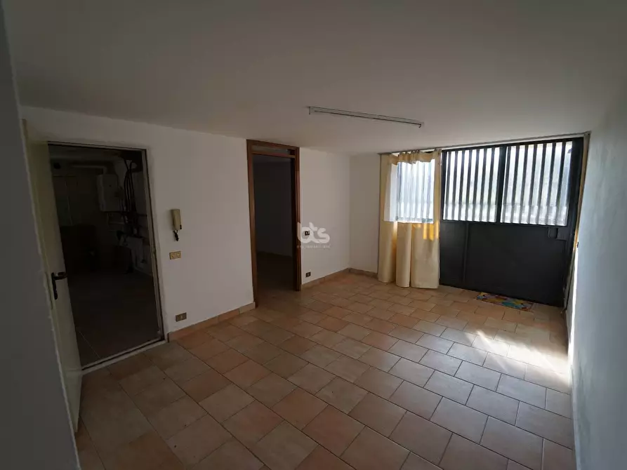 Immagine 25 di Camera in vendita  in via dei mille a Sarnico