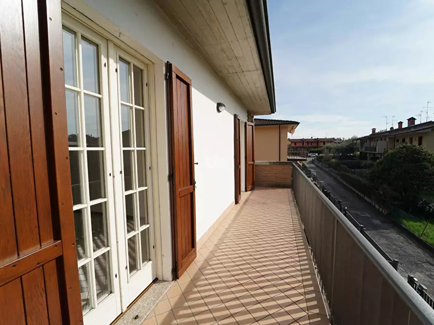 Immagine 24 di Camera in vendita  in via dei mille a Sarnico