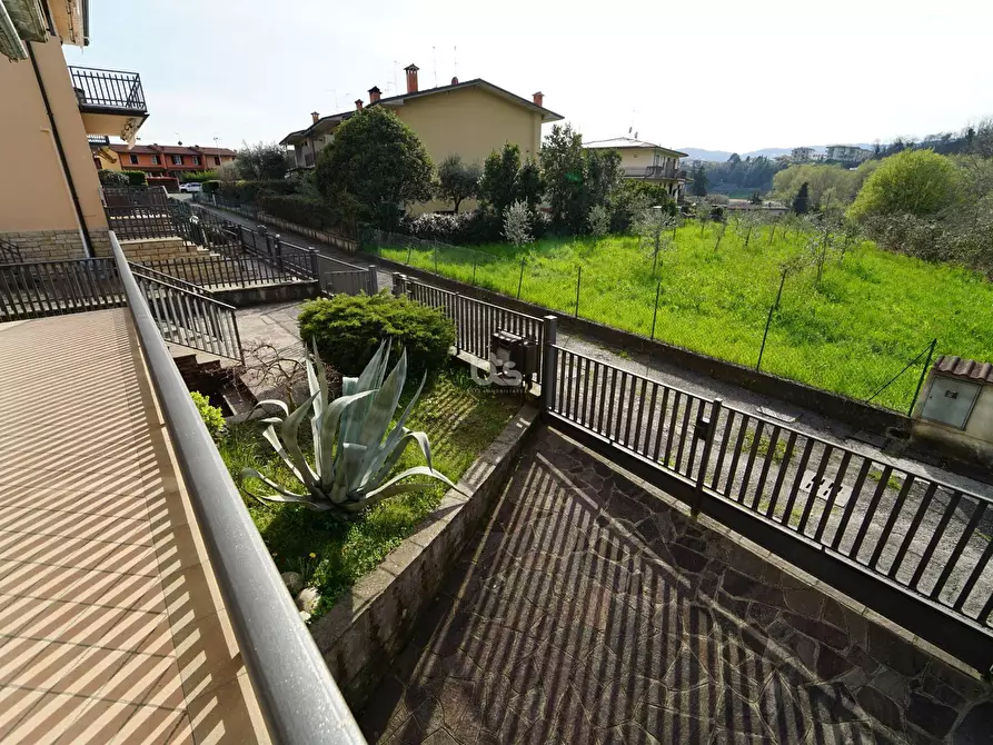 Immagine 4 di Camera in vendita  in via dei mille a Sarnico