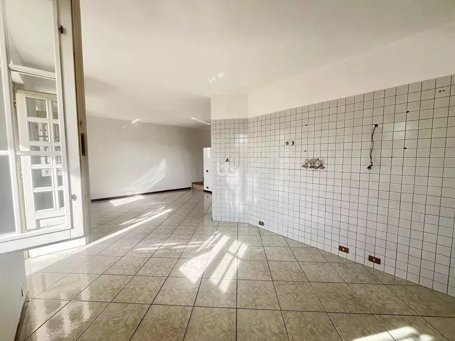 Immagine 7 di Camera in vendita  in via dei mille a Sarnico