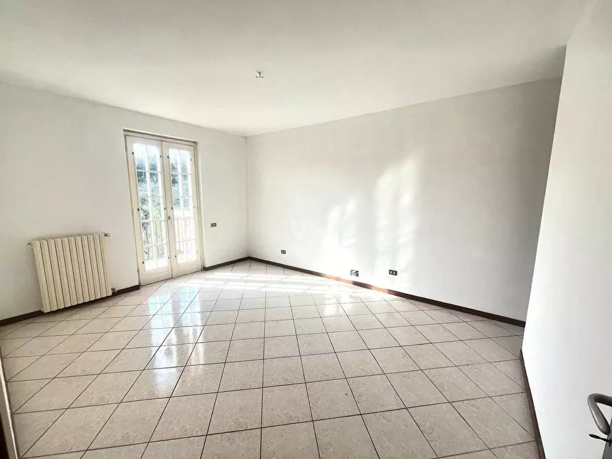 Immagine 19 di Camera in vendita  in via dei mille a Sarnico