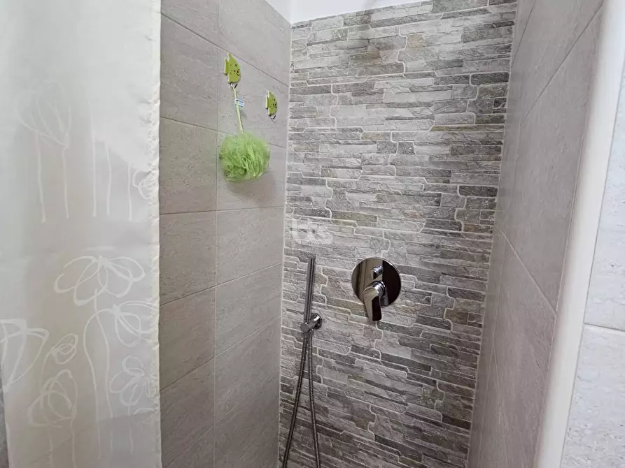 Immagine 17 di Appartamento in vendita  in via ronchelli a Riva Di Solto