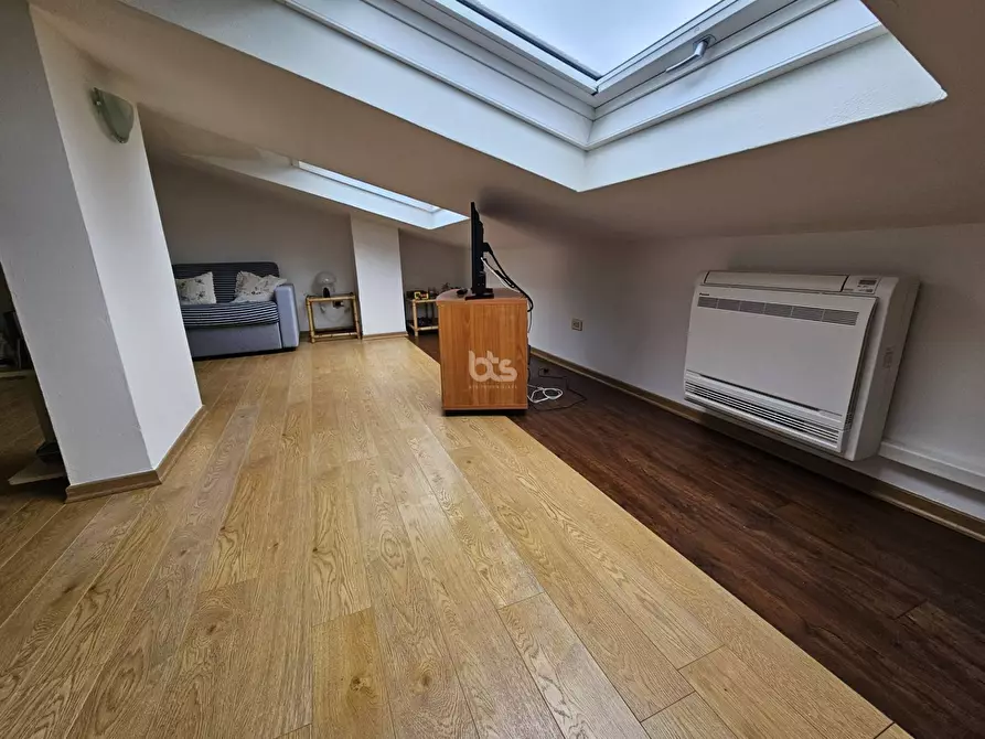 Immagine 13 di Appartamento in vendita  in via ronchelli a Riva Di Solto