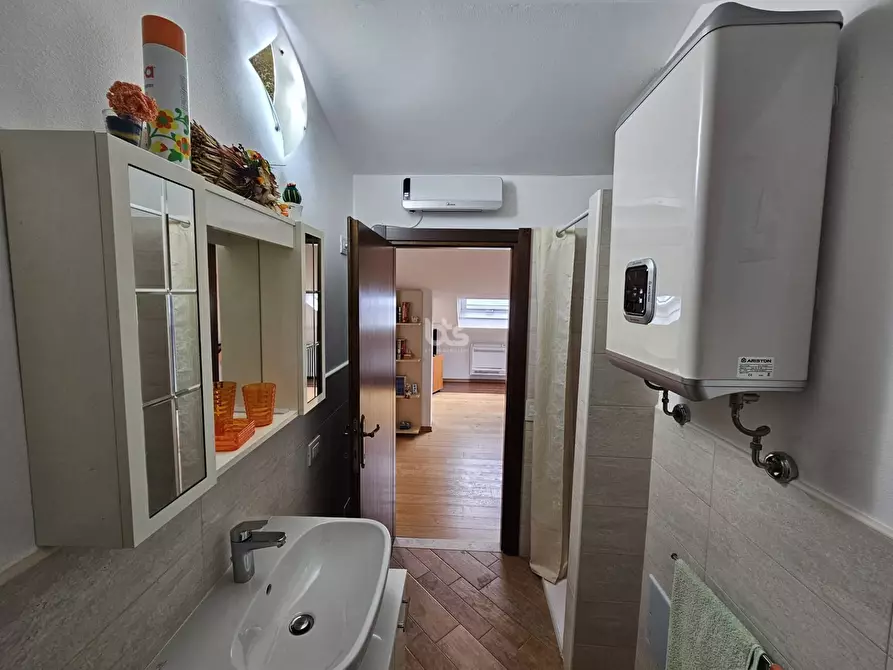 Immagine 18 di Appartamento in vendita  in via ronchelli a Riva Di Solto