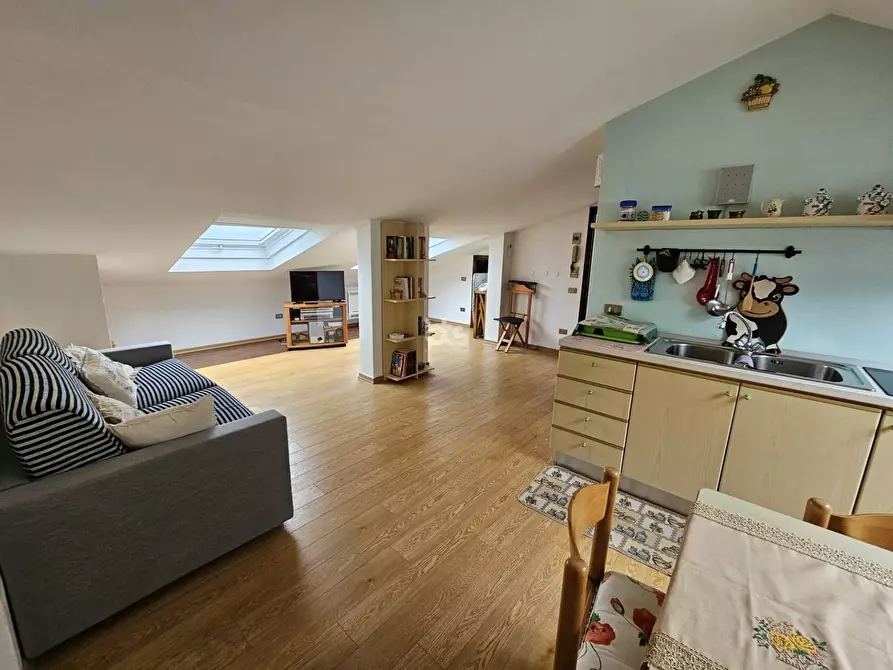 Immagine 12 di Appartamento in vendita  in via ronchelli a Riva Di Solto