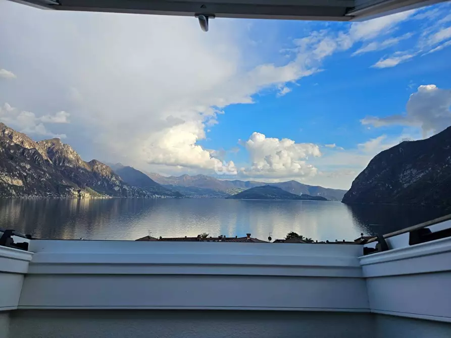 Immagine 1 di Appartamento in vendita  in via ronchelli a Riva Di Solto