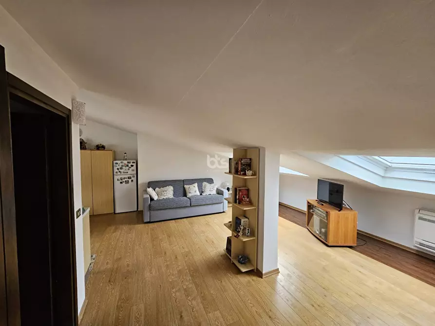 Immagine 9 di Appartamento in vendita  in via ronchelli a Riva Di Solto