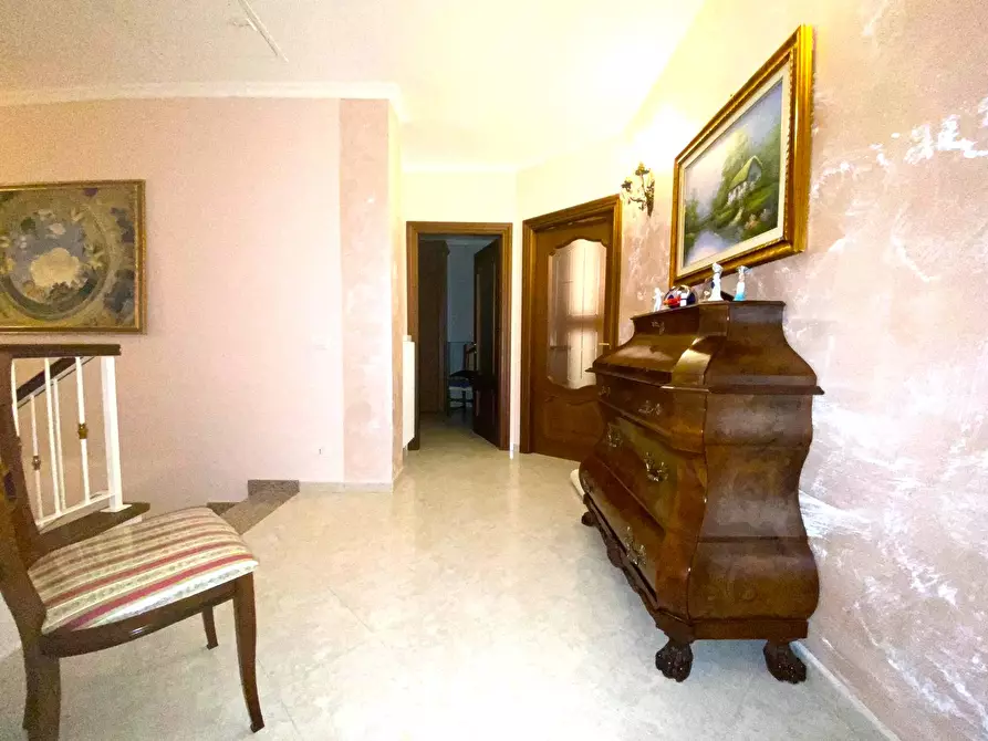 Immagine 17 di Villa in vendita  in Via Carlo Alberto a Verduno