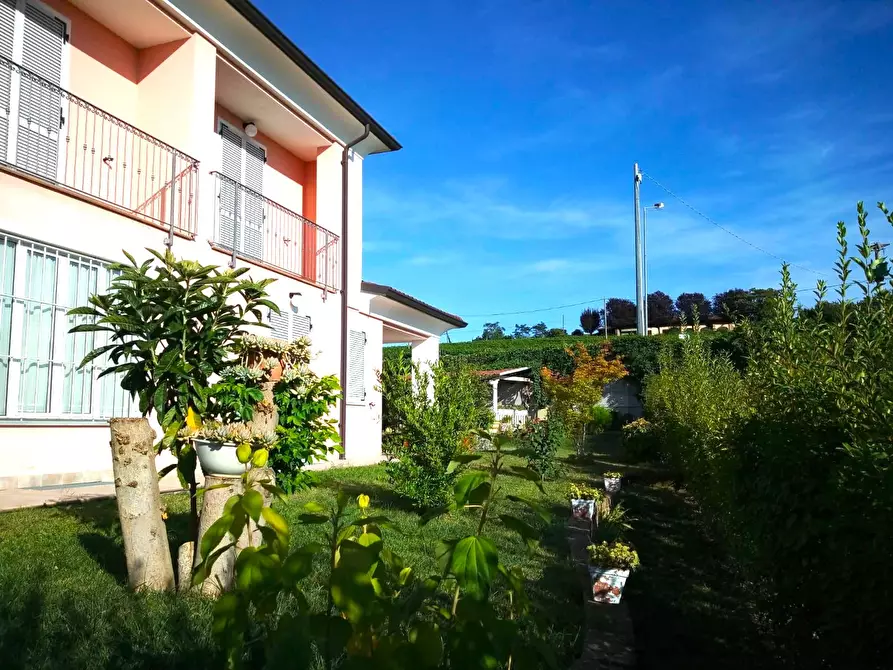 Immagine 7 di Villa in vendita  in Via Carlo Alberto a Verduno