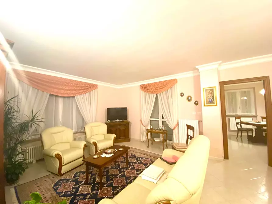 Immagine 22 di Villa in vendita  in Via Carlo Alberto a Verduno