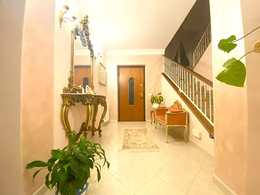 Immagine 14 di Villa in vendita  in Via Carlo Alberto a Verduno