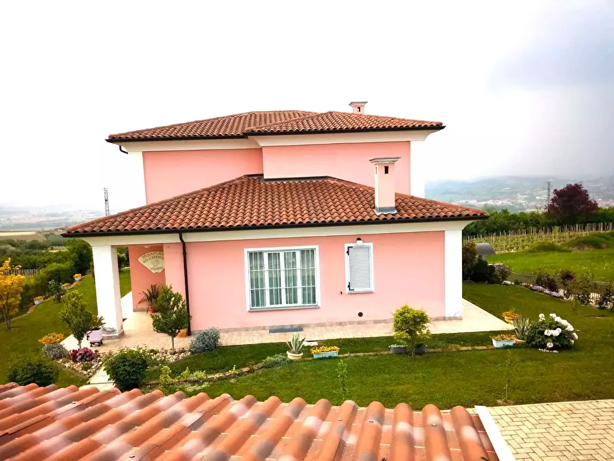 Immagine 6 di Villa in vendita  in Via Carlo Alberto a Verduno