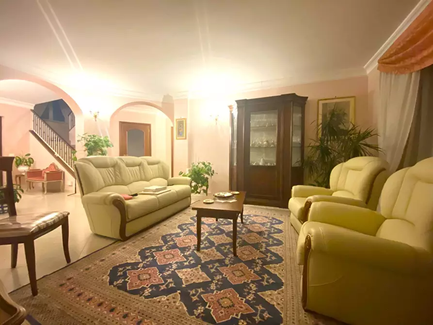 Immagine 20 di Villa in vendita  in Via Carlo Alberto a Verduno