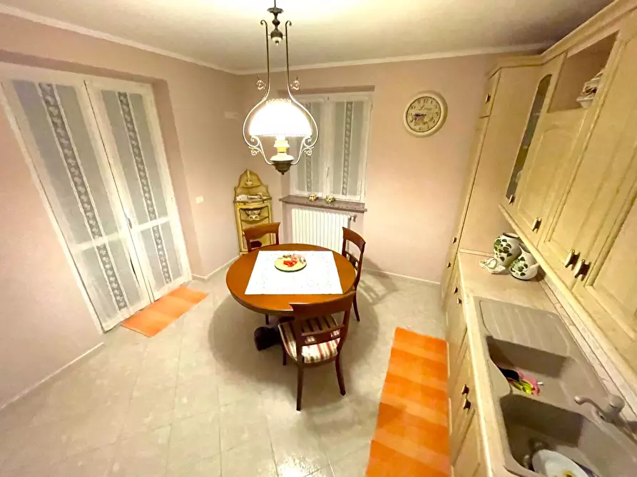 Immagine 28 di Villa in vendita  in Via Carlo Alberto a Verduno