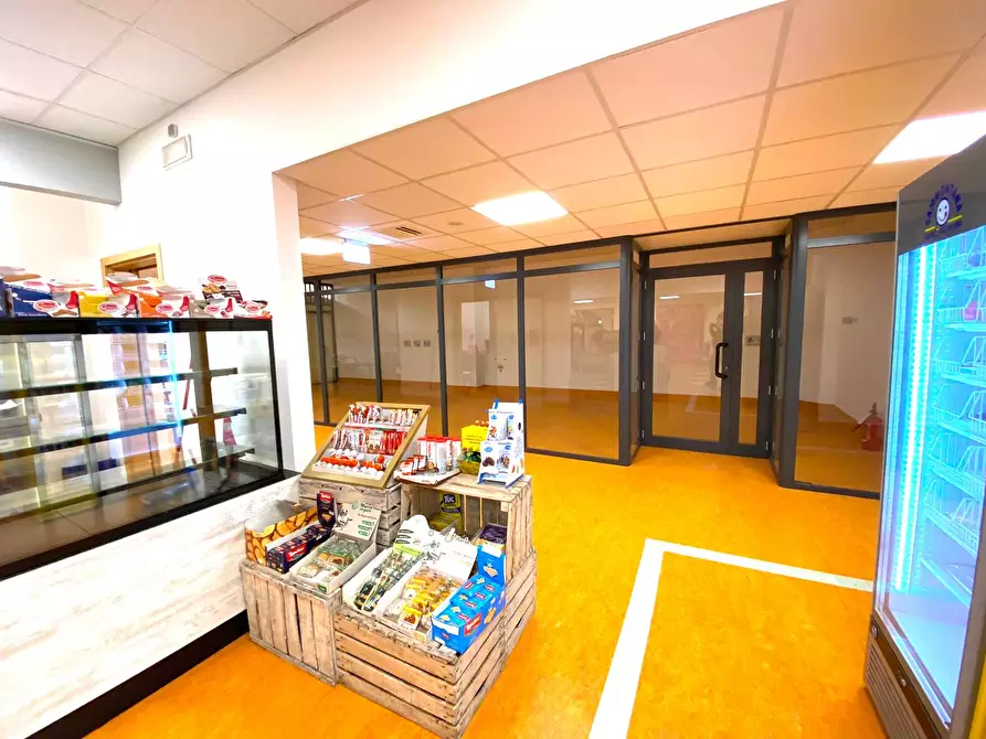 Immagine 7 di Locale commerciale in affitto  in Via Tanaro a Verduno