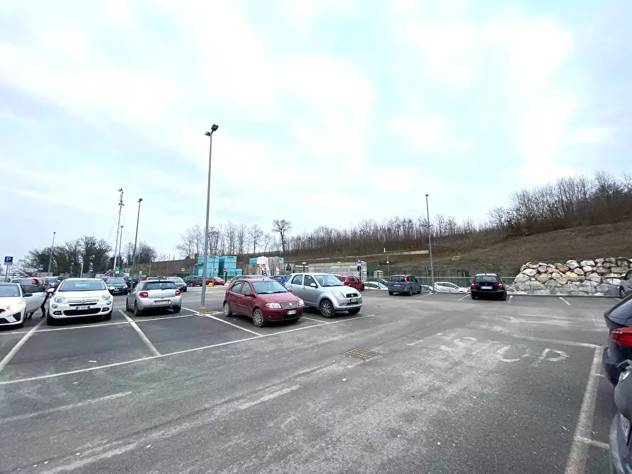 Immagine 9 di Locale commerciale in affitto  in Via Tanaro a Verduno