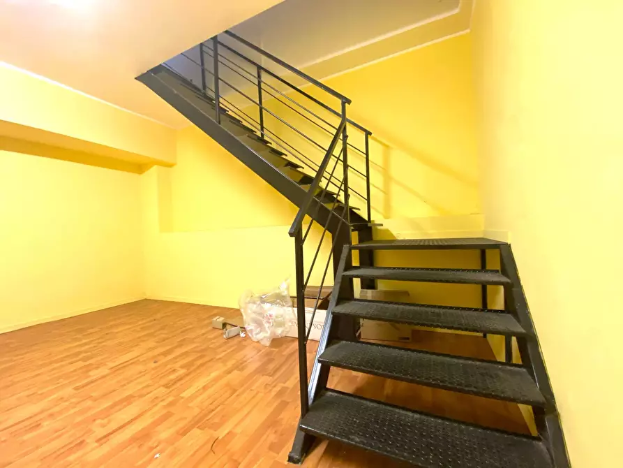 Immagine 18 di Locale commerciale in affitto  in Via Camillo Benso di Cavour a Rivoli