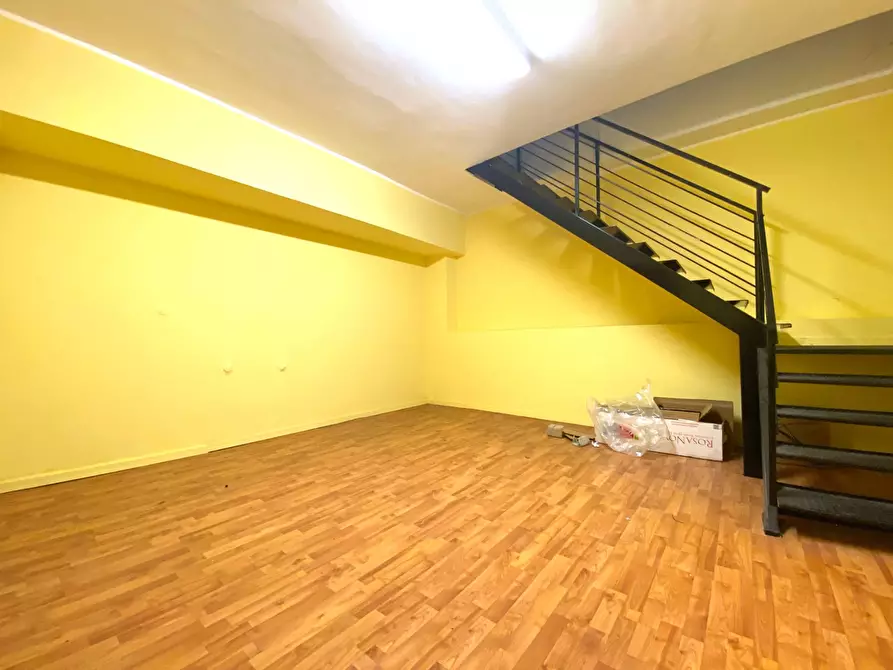 Immagine 19 di Locale commerciale in affitto  in Via Camillo Benso di Cavour a Rivoli