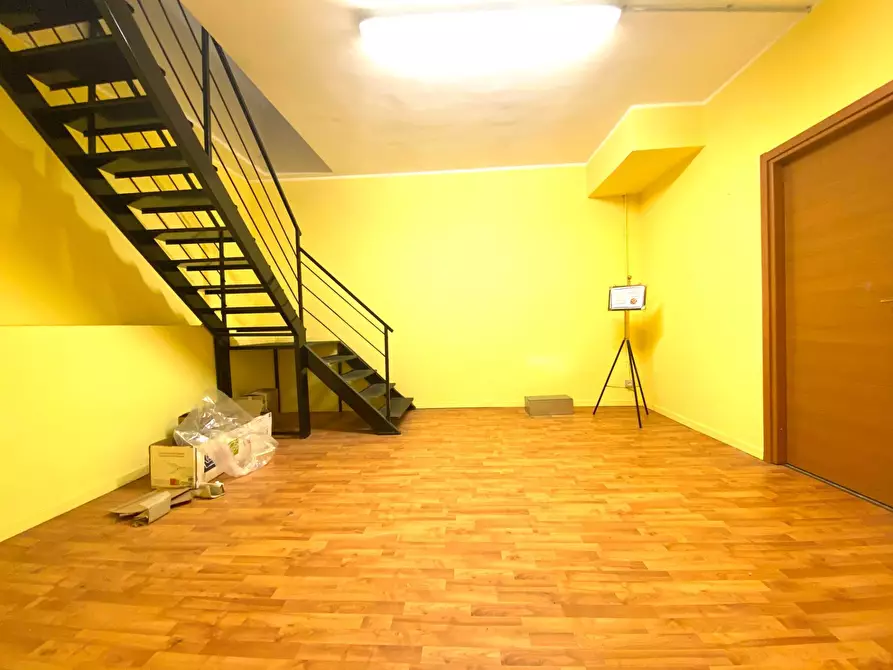 Immagine 21 di Locale commerciale in affitto  in Via Camillo Benso di Cavour a Rivoli