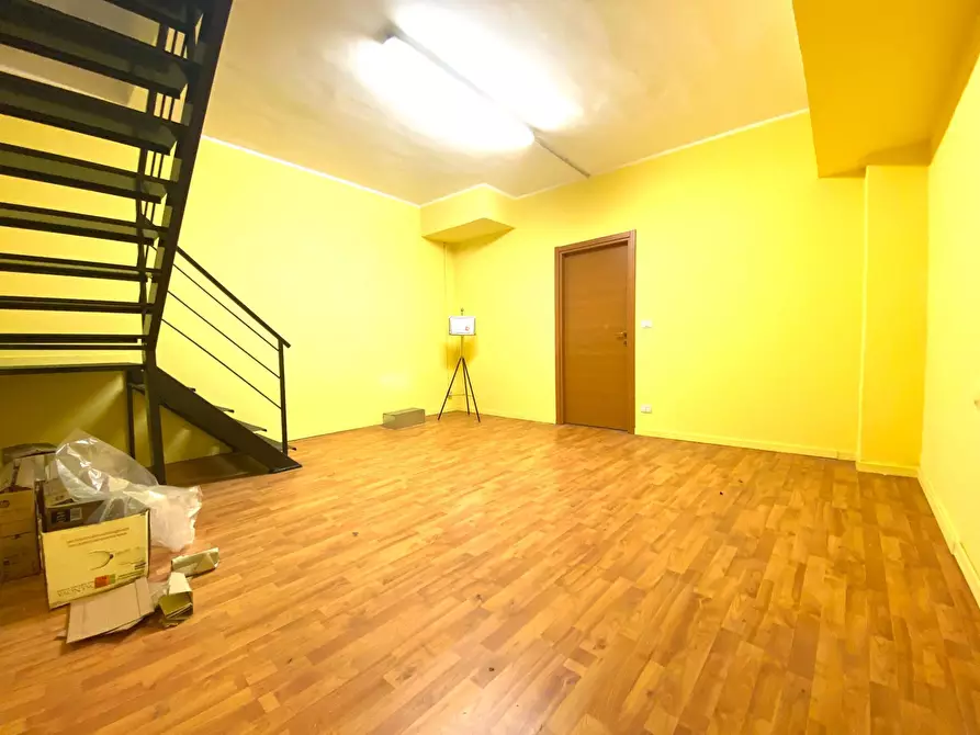 Immagine 22 di Locale commerciale in affitto  in Via Camillo Benso di Cavour a Rivoli