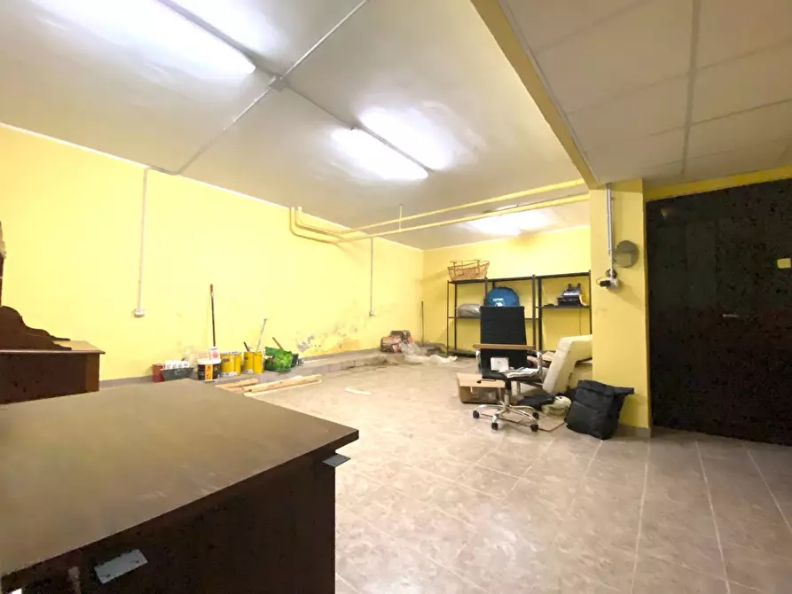 Immagine 24 di Locale commerciale in affitto  in Via Camillo Benso di Cavour a Rivoli