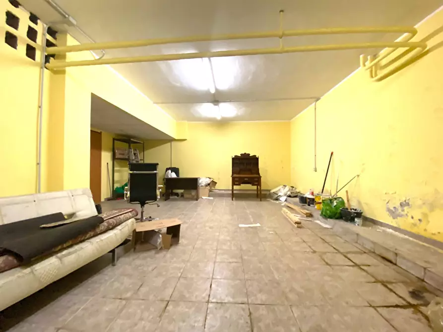 Immagine 28 di Locale commerciale in affitto  in Via Camillo Benso di Cavour a Rivoli