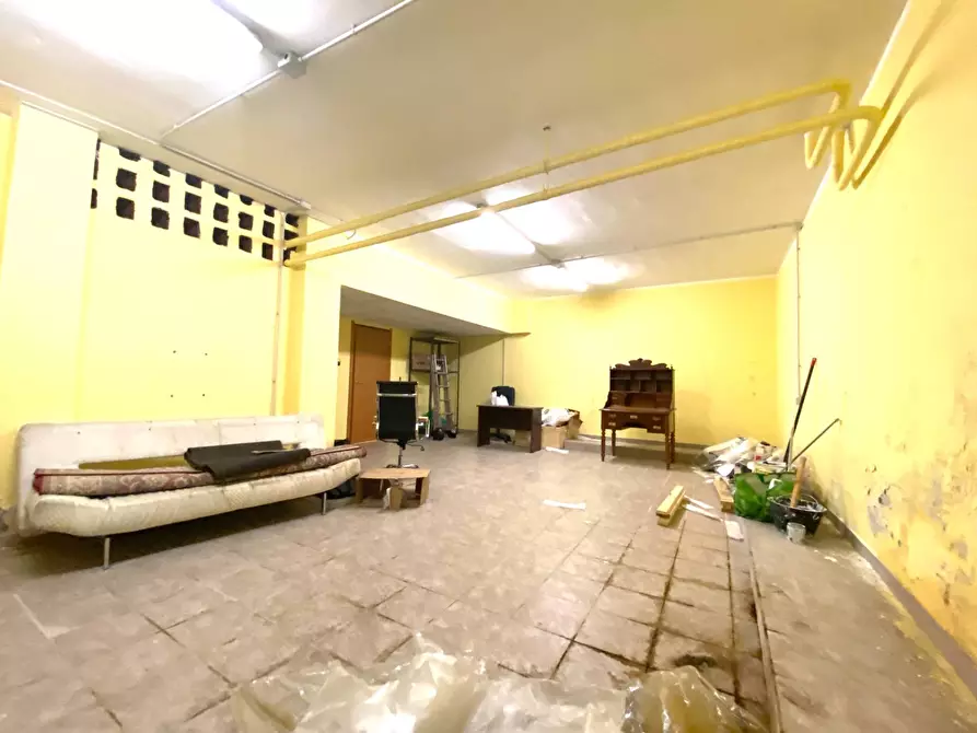 Immagine 29 di Locale commerciale in affitto  in Via Camillo Benso di Cavour a Rivoli