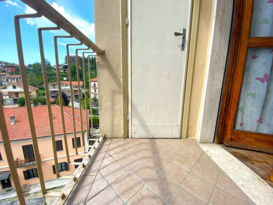 Immagine 23 di Appartamento in vendita  in Viale Divisione Cuneense a Dogliani