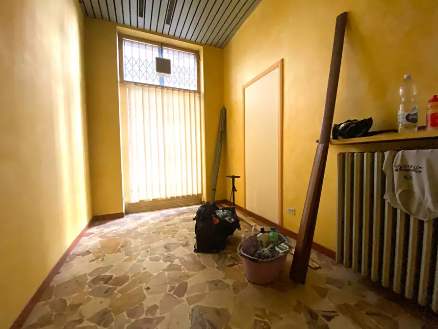 Immagine 7 di Locale commerciale in affitto  in Viale Divisione Cuneense a Dogliani