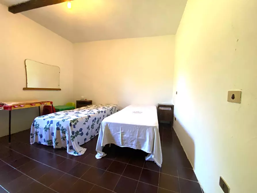 Immagine 2 di Casa indipendente in vendita  in LOCALITÀ  CERRERO a Sale Delle Langhe