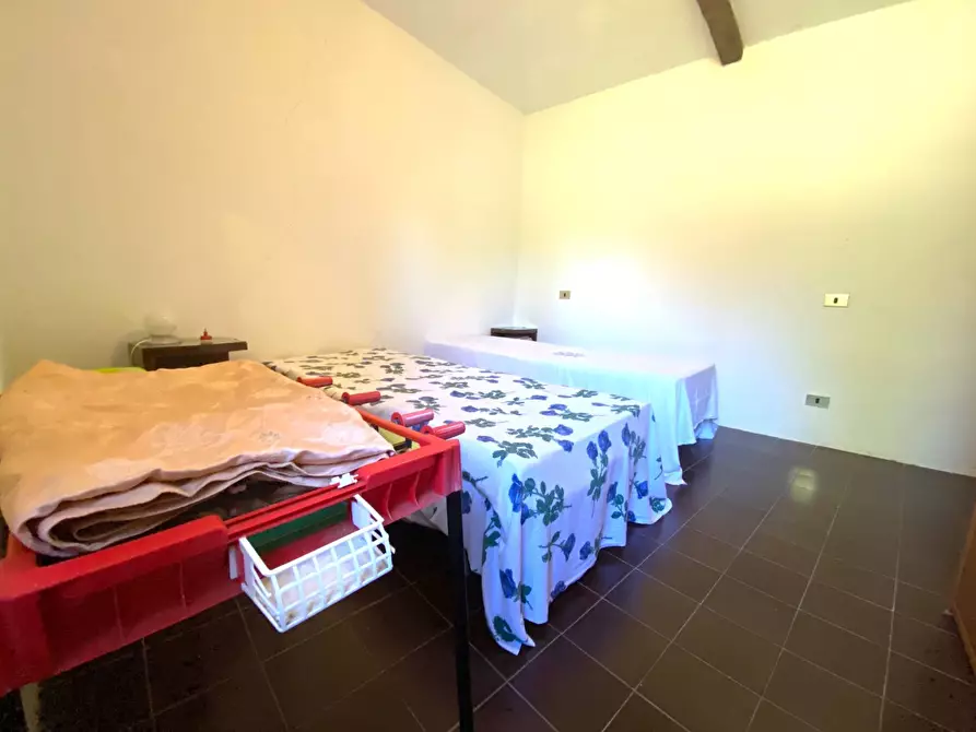 Immagine 4 di Casa indipendente in vendita  in LOCALITÀ  CERRERO a Sale Delle Langhe