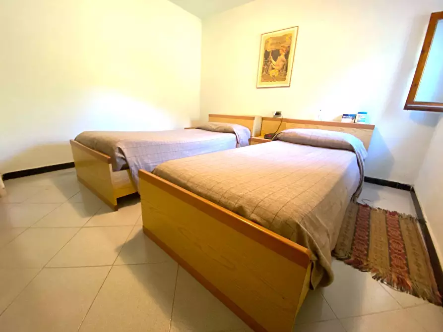 Immagine 8 di Casa indipendente in vendita  in LOCALITÀ  CERRERO a Sale Delle Langhe