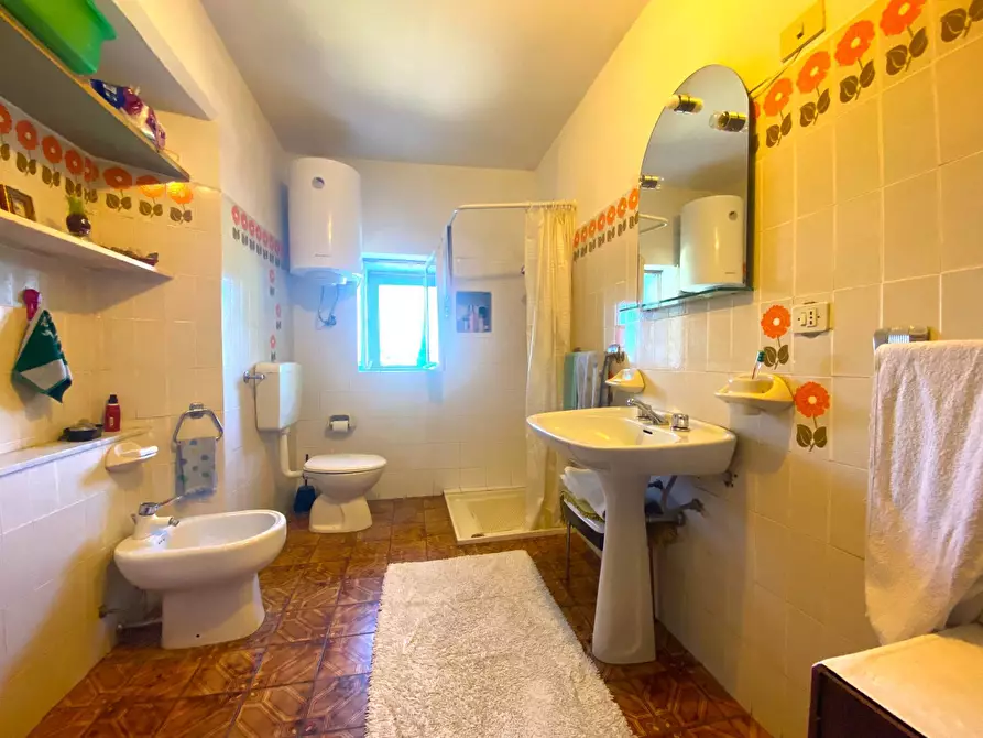 Immagine 18 di Casa indipendente in vendita  in LOCALITÀ  CERRERO a Sale Delle Langhe