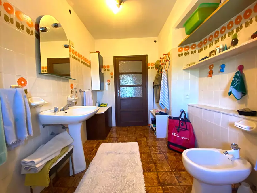 Immagine 19 di Casa indipendente in vendita  in LOCALITÀ  CERRERO a Sale Delle Langhe