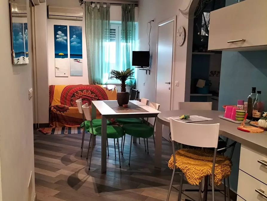 Immagine 1 di Appartamento in vendita  in Via Genova a Carrara
