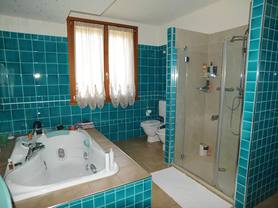 Immagine 26 di Villa in vendita  in Via Parola a Noceto