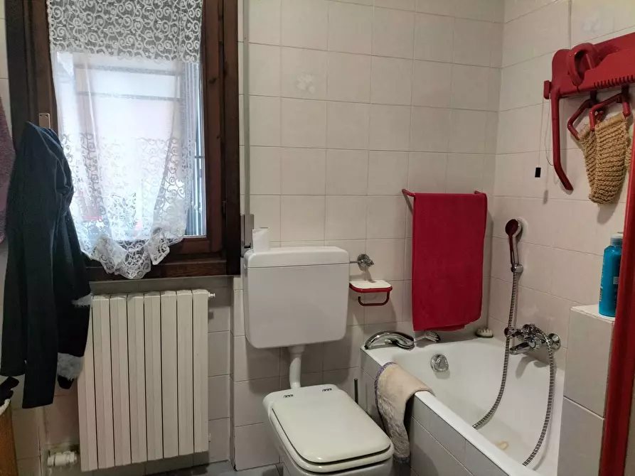 Immagine 12 di Appartamento in vendita  in L.go leopardi a Fidenza