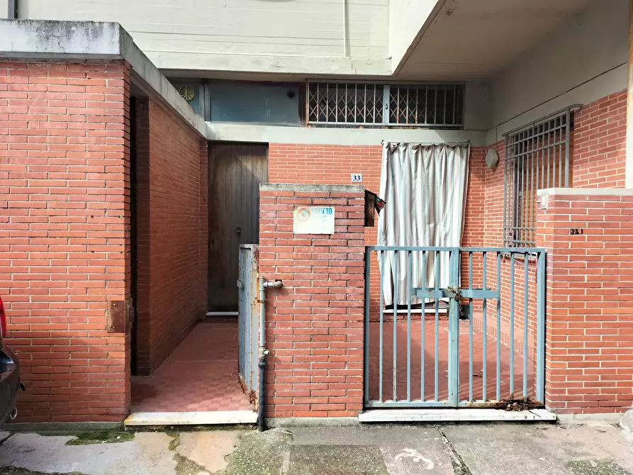 Immagine 2 di Appartamento in vendita  in piazza nazioni unite a Carrara