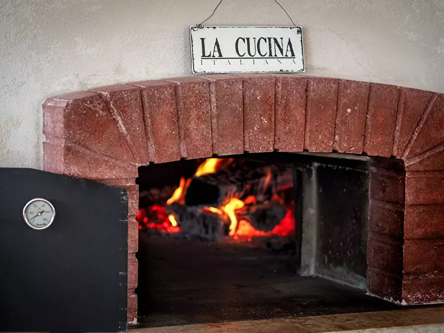 Immagine 1 di Attività commerciale in vendita  in piazza garibaldi a Fidenza