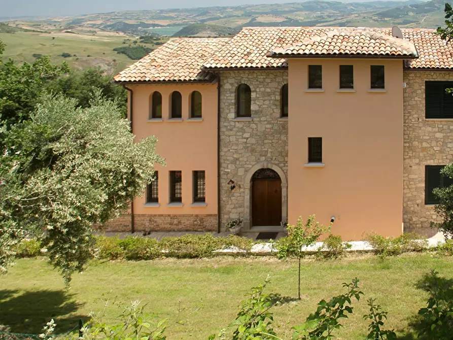 Immagine 1 di Villa in vendita  in Contrada Colle Falcone a Guardialfiera