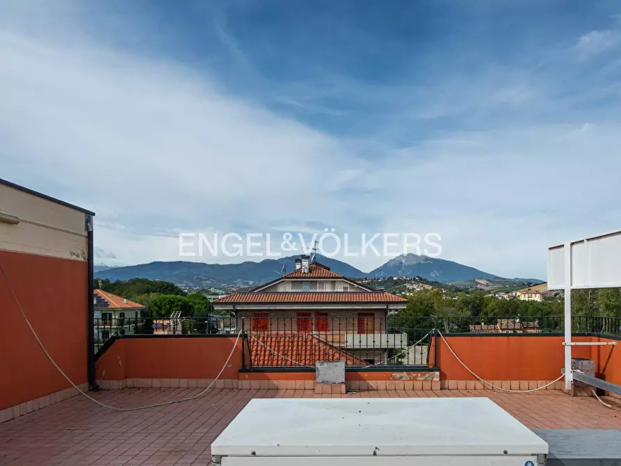 Immagine 23 di Palazzo in vendita  in Via catanzaro a Castellalto