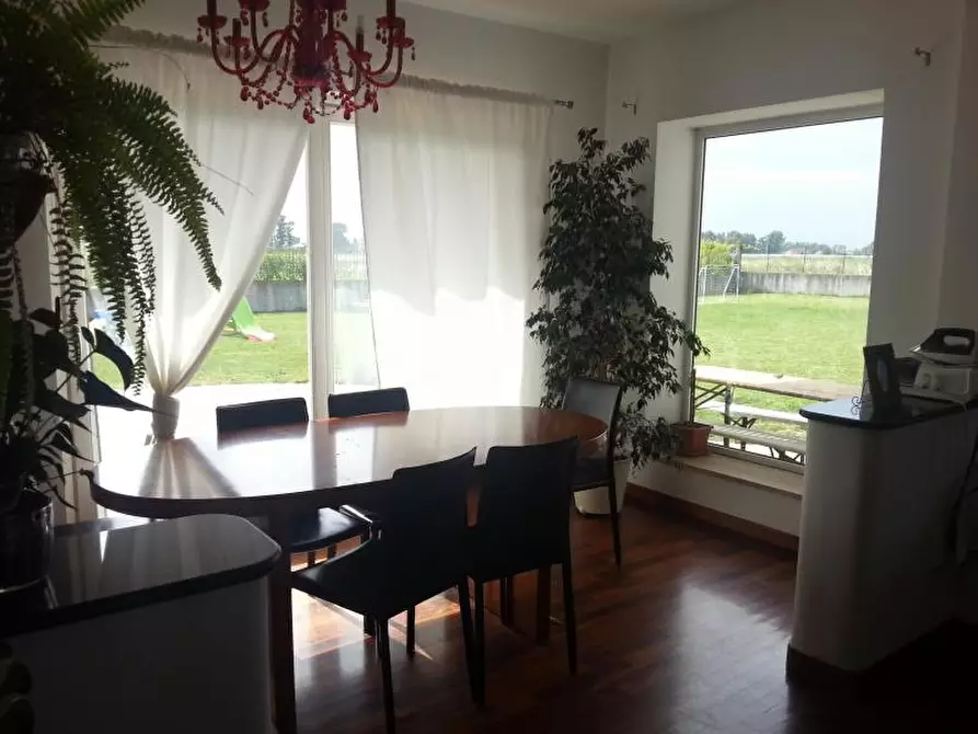 Immagine 7 di Villa in vendita  in via Moscarello a Latina
