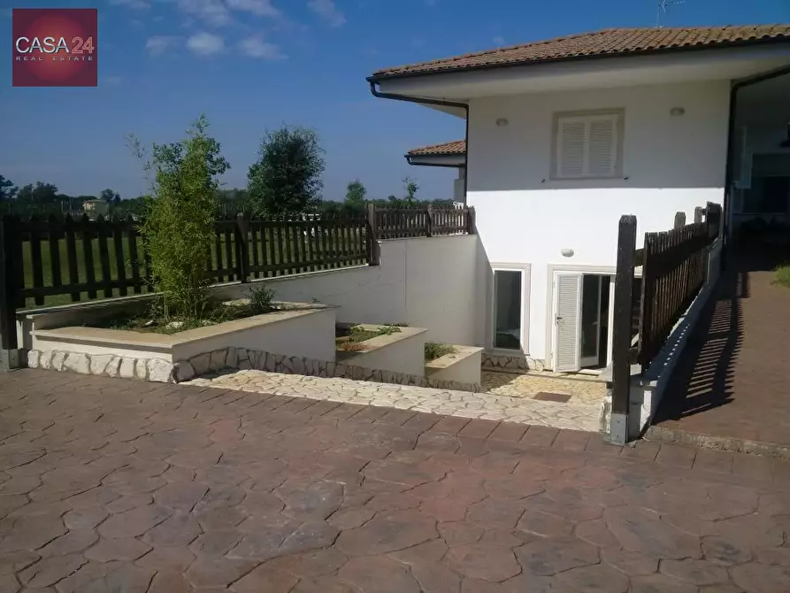 Immagine 18 di Villa in vendita  in via Moscarello a Latina