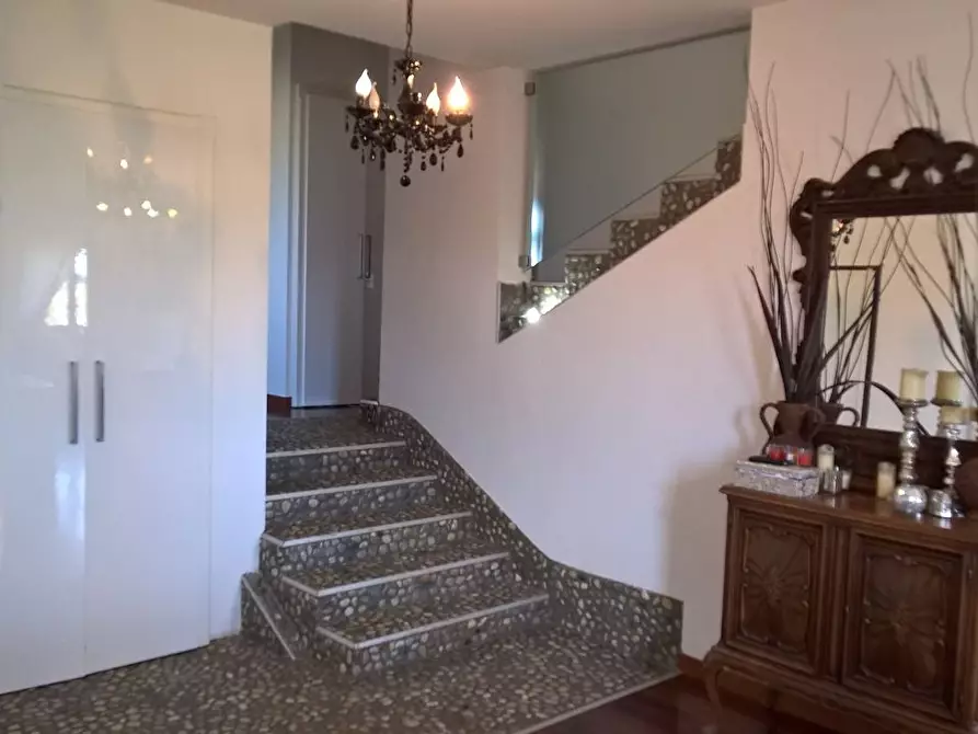 Immagine 8 di Villa in vendita  in via Moscarello a Latina