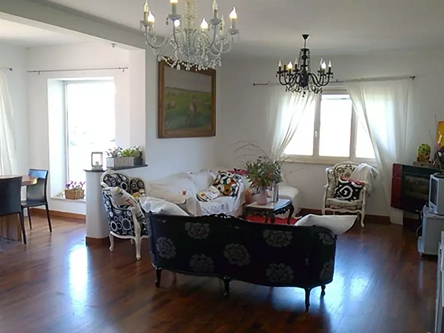 Immagine 3 di Villa in vendita  in via Moscarello a Latina